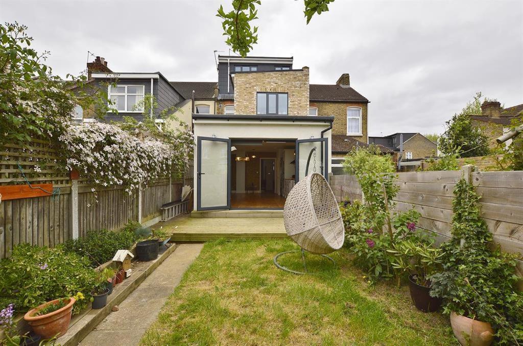 Contemporary 3 Bed House With Spacious Garden Close To Stratford & Canary Wharf لندن المظهر الخارجي الصورة